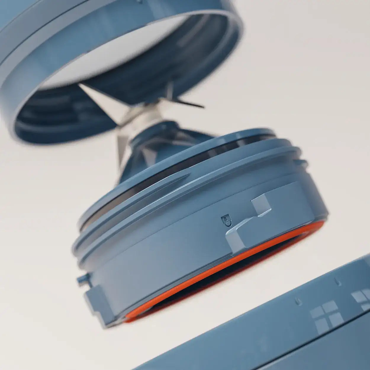 intelligent-cordless-portable-blender-l0 ICB_fullAssembly_midnightBlue_3_2_explodeBladeLock_edit.webp