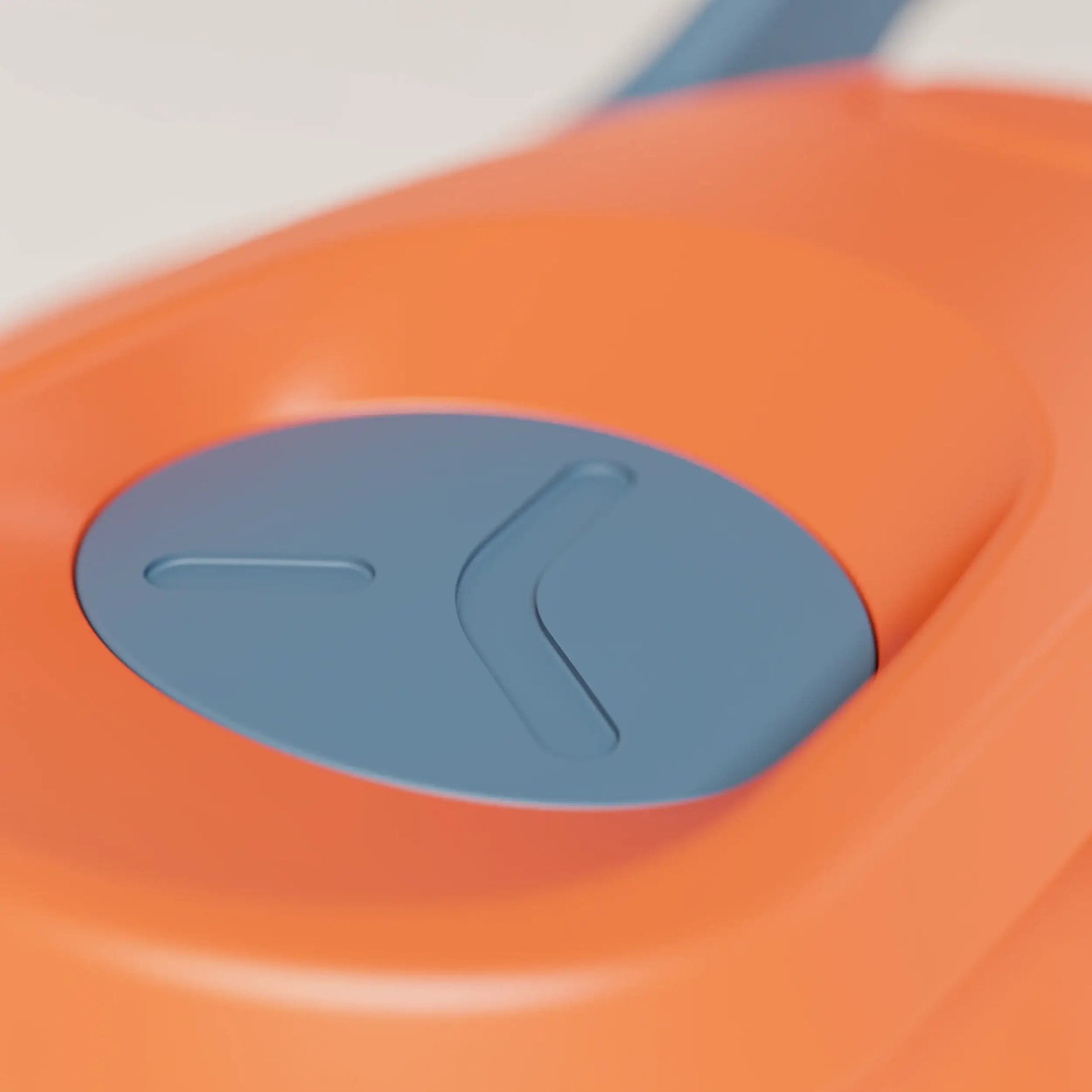 insulated-performance-shaker-bottle-m8 SHKR_18550_dwSS-S1.1_burntOrange_midnightBlue_1_11_xInsertCloseup_edit.png