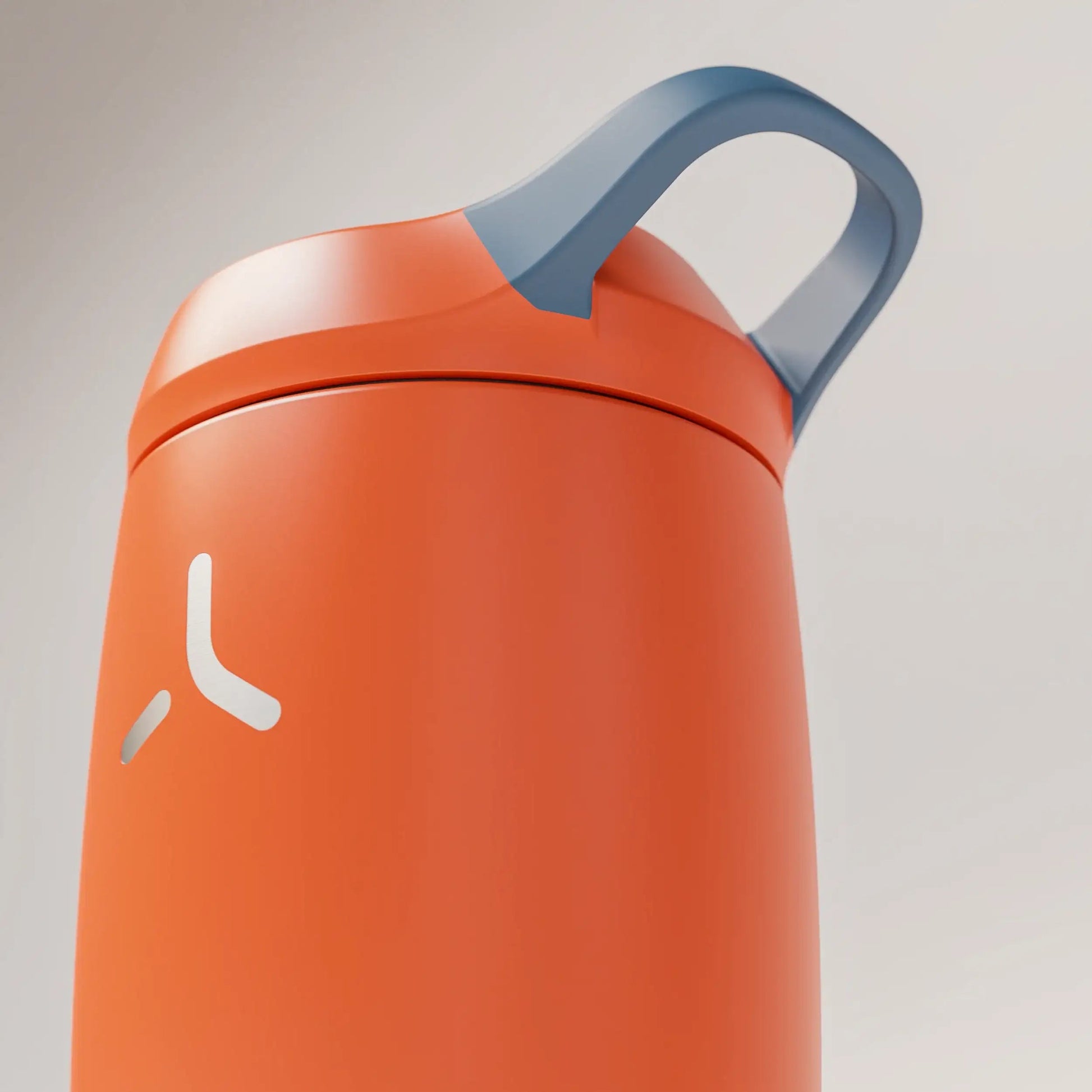 insulated-performance-shaker-bottle-m8 SHKR_18550_dwSS-S1.1_burntOrange_midnightBlue_1_4_xLowLoop_edit.png