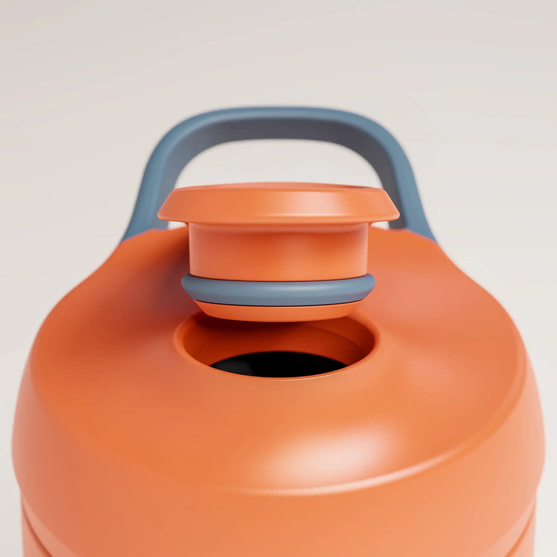 insulated-performance-shaker-bottle-m8 SHKR_18550_dwSS-S1.1_burntOrange_midnightBlue_2_2.5_MPCloop_edit.png