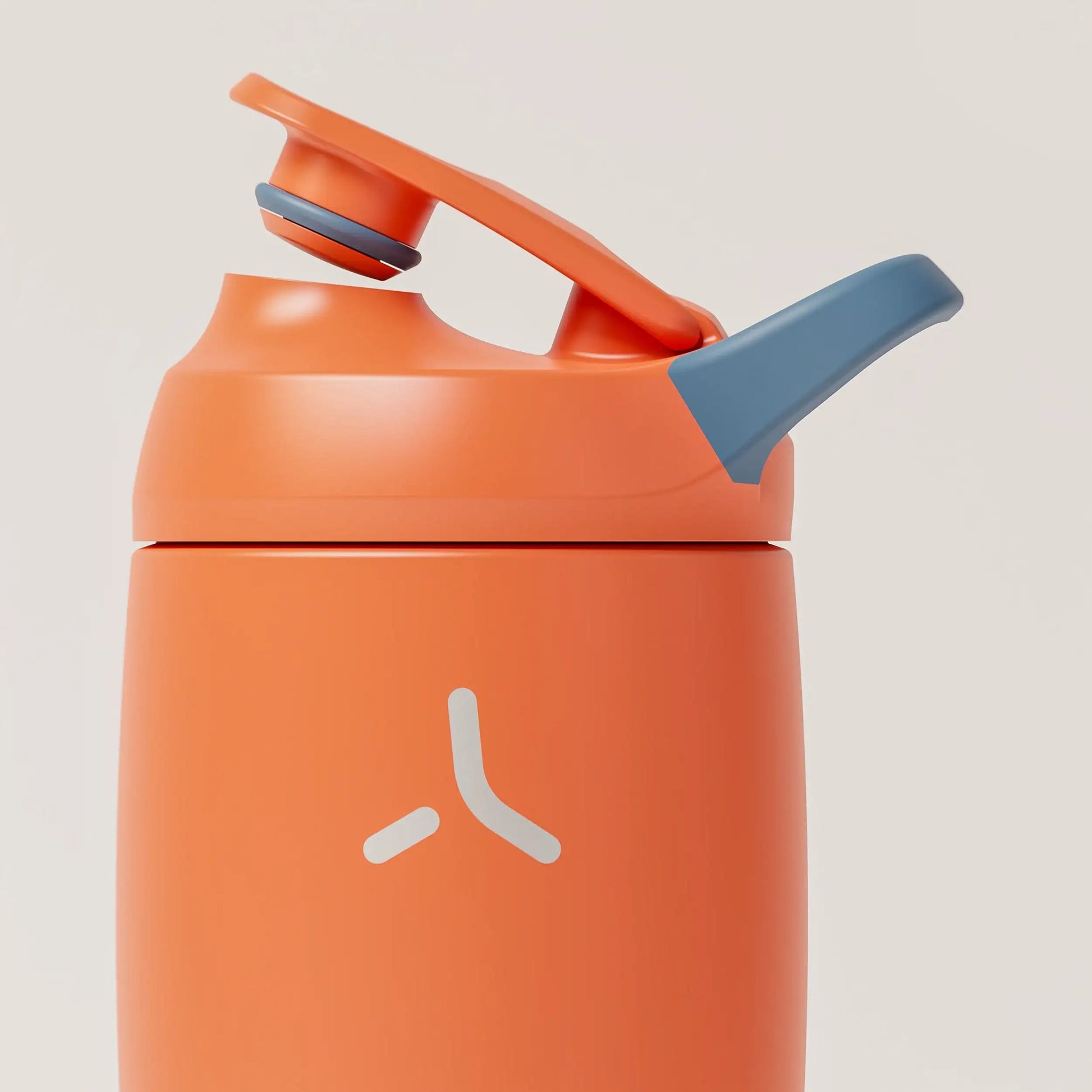 insulated-performance-shaker-bottle-m8 SHKR_18550_dwSS-S1.1_burntOrange_midnightBlue_2_5_orthoLid_edit.png