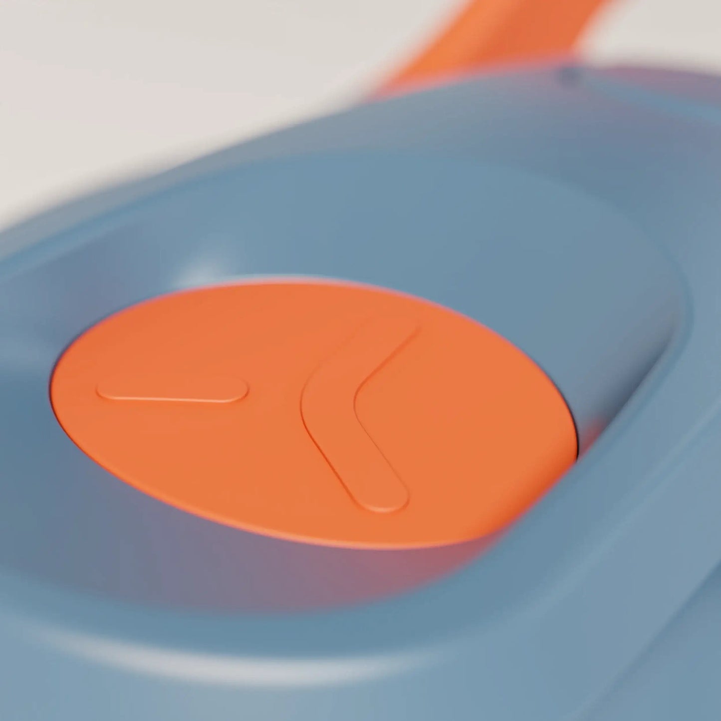 ecozen-performance-shaker-bottle-z2 SHKR_24700_P-S1.1_midnightBlue_burntOrange_1_11_xInsertCloseup_edit.png