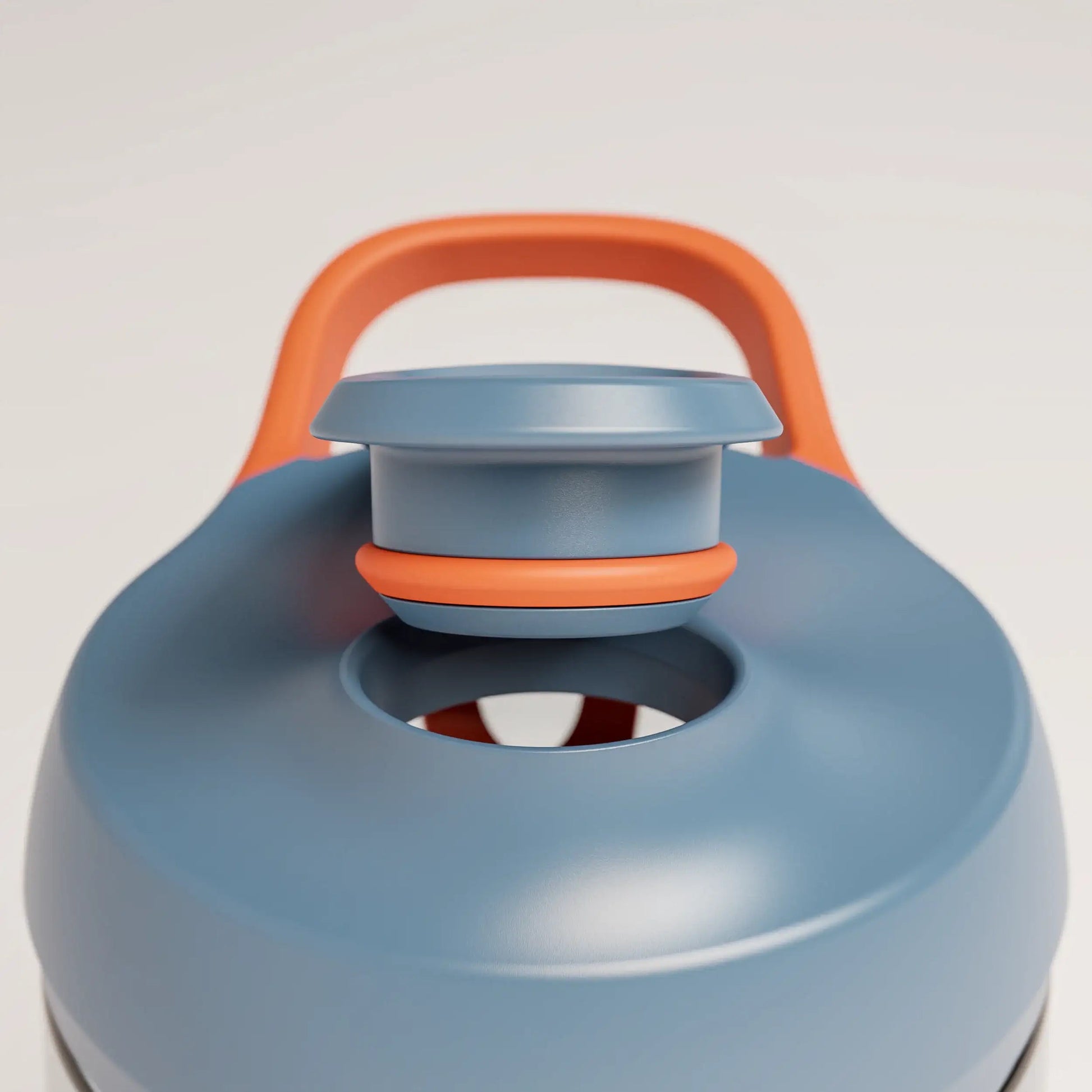 ecozen-performance-shaker-bottle-c6 SHKR_24700_P-S1.1_midnightBlue_burntOrange_2_2.5_MPCloop_edit.png